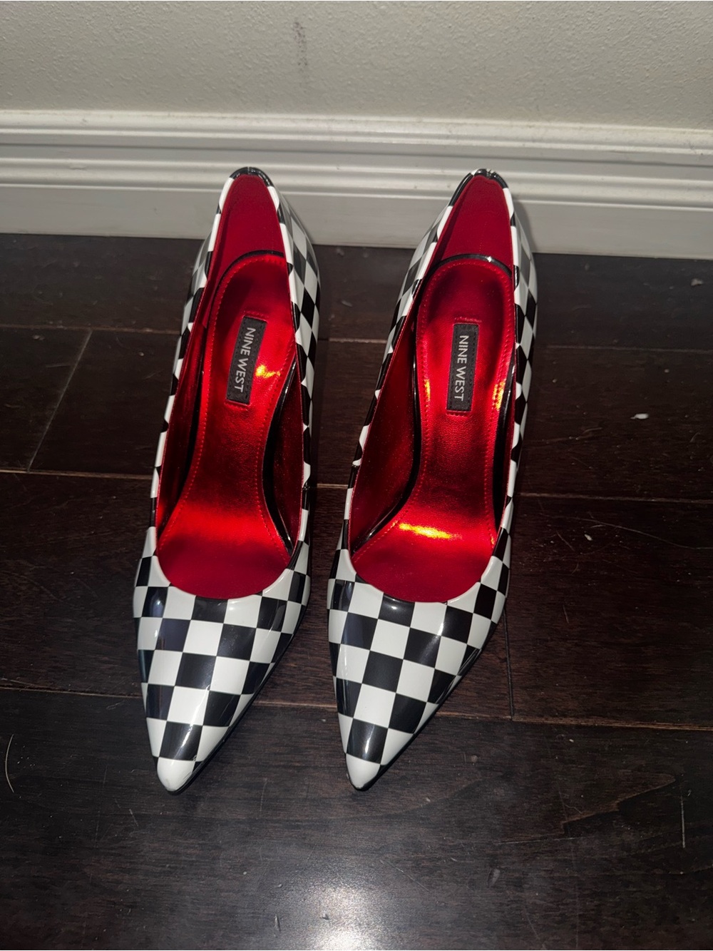 Nine West 🏁 Black & White Checkerboard Pointed Pumps 8 M Red race car nascar - Picture 4 of 6